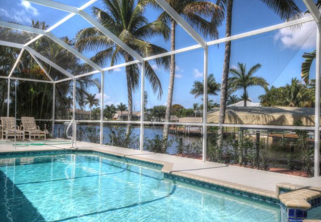  in Cape Coral - CCVR Villa American Dream - Haus mit Direktzugang zum Golf von Mexico mit Pool + Spa