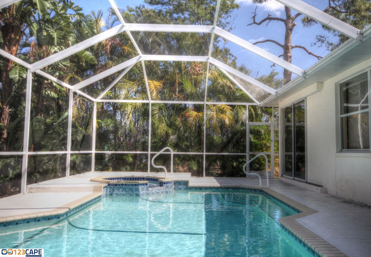 Ferienhaus in Cape Coral - CCVR Villa American Dream - Haus mit Direktzugang zum Golf von Mexico mit Pool + Spa