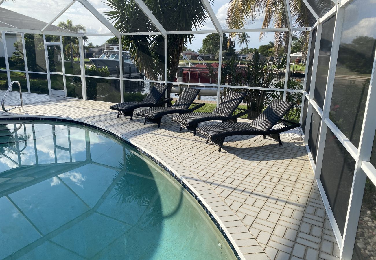 Ferienhaus in Cape Coral - CCVR Villa Saxony - Grosszügiges Haus in bester Boating-Lage mit fantastischer Wasser-Aussicht 