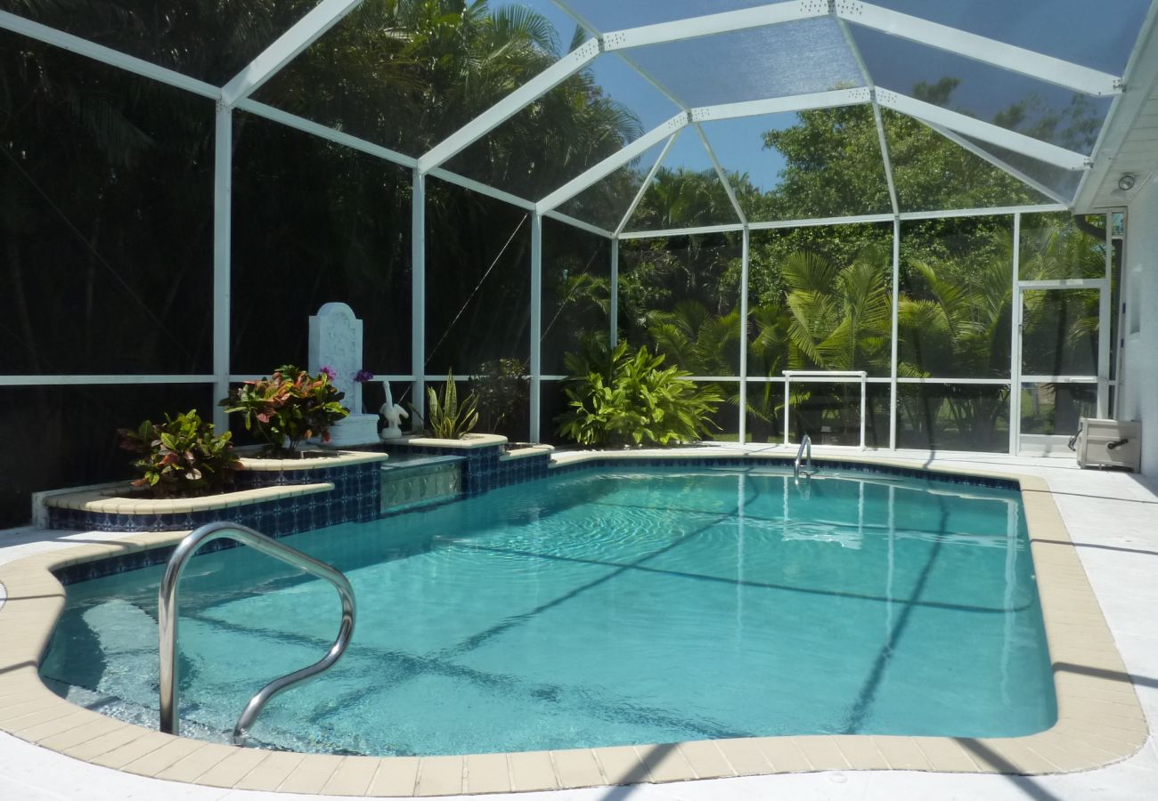 Ferienhaus in Cape Coral - CCVR Villa Paloma - Wunderschönes Haus mit Pool-Südlage 