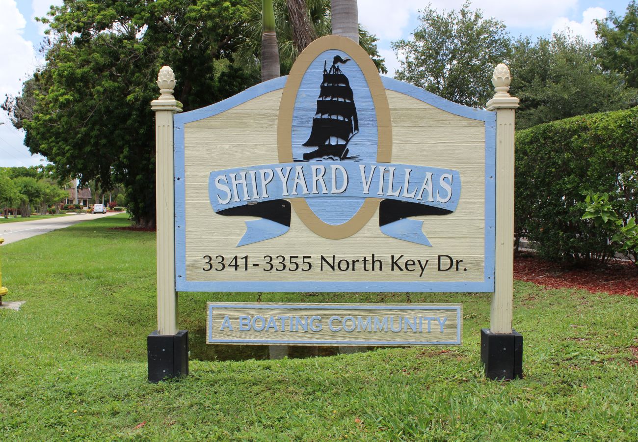 Stadthaus in North Fort Myers - CCVR Villa Shipyard - Key West Style Reihenhaus mit Golf-Zugang