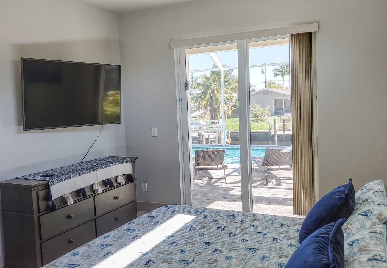 Ferienhaus in Cape Coral - CCVR Villa Gold Coast Getaway - Schöne Villa mit direktem Golf-Zugang & grossem TV-/Media-Raum
