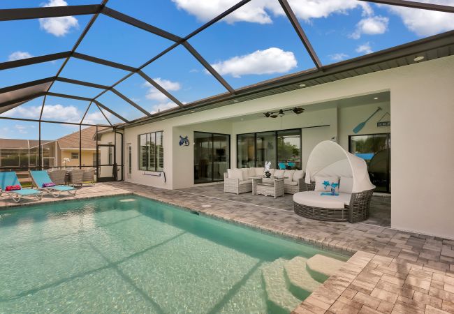 Ferienhaus in Cape Coral - CCVR Villa Salty Fins - Wunderschönes Haus mit Golf-Zugang und elektrischer Pool-Heizung