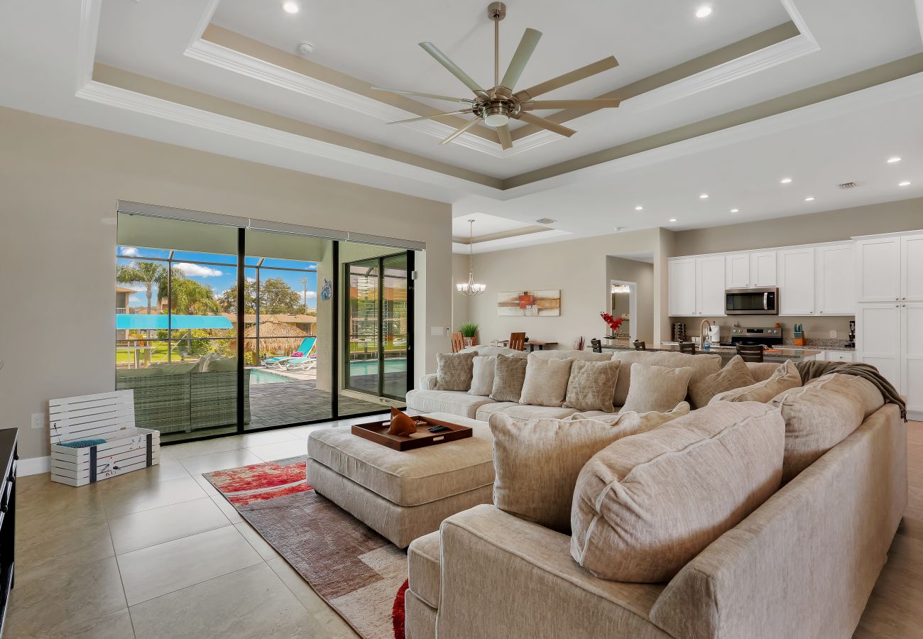 Ferienhaus in Cape Coral - CCVR Villa Salty Fins - Wunderschönes Haus mit Golf-Zugang und elektrischer Pool-Heizung
