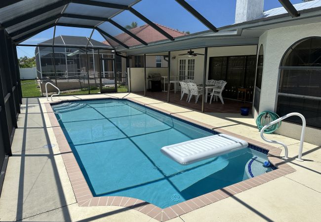 Ferienhaus in Cape Coral - CCVR Villa Lucy – ein herrliches Poolhaus, umgeben von der Wärme östlicher Ausrichtung