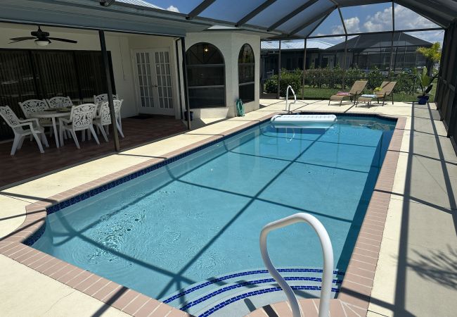 Ferienhaus in Cape Coral - CCVR Villa Lucy – ein herrliches Poolhaus, umgeben von der Wärme östlicher Ausrichtung