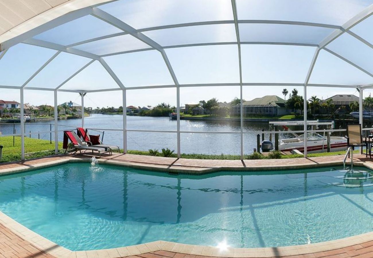 House in Cape Coral - CCVR Villa Agnes - Gulf Access Home with Great Water Views