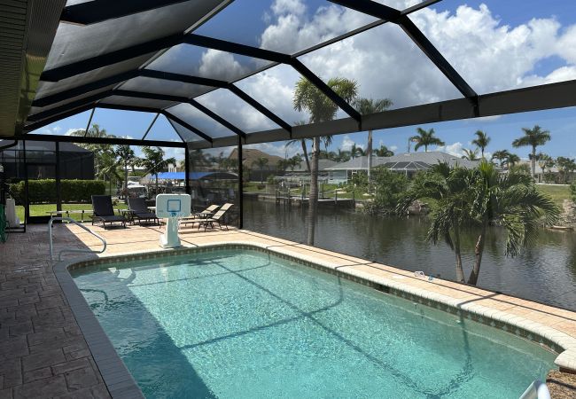 House in Cape Coral - CCVR Villa Escape - Inviting Home with Pool and Spa in SW Cape Coral