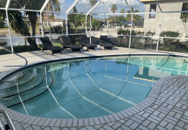  in Cape Coral - CCVR Villa Saxony - Spacious Home in Prime Boating Location with Fantastic Water Views