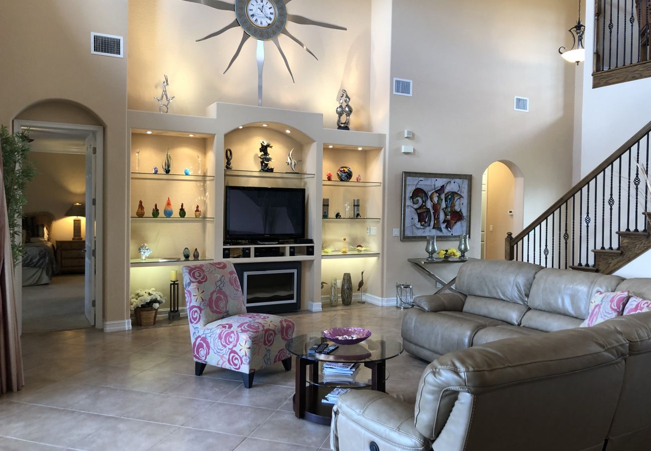 House in Cape Coral - CCVR Villa Soleil Brillant - Luxury Lakefront Home with Incredible Pool Area