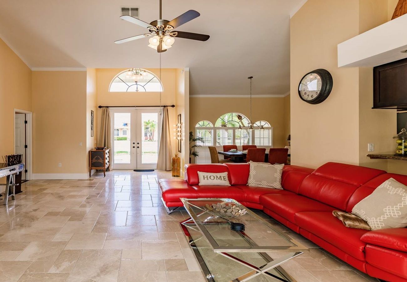 House in Cape Coral - CCVR Villa Three Palms - Beautifully Renovated Gulf Access Home in Desirable Neighborhood