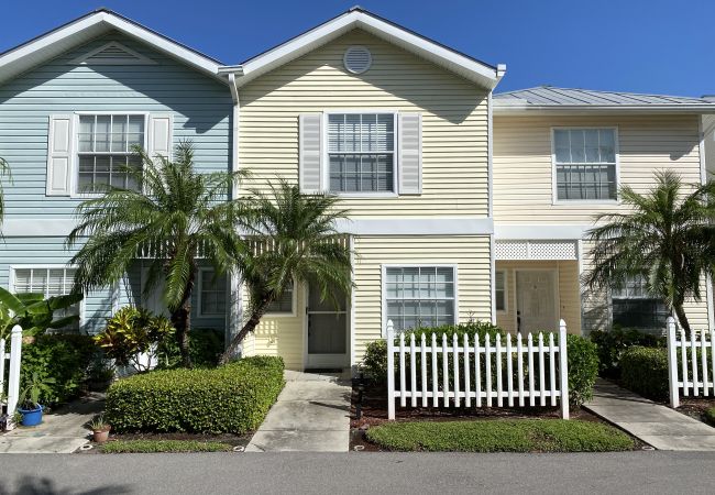 Townhouse in North Fort Myers - CCVR Villa Shipyard - Key West Style Gulf Access Townhouse
