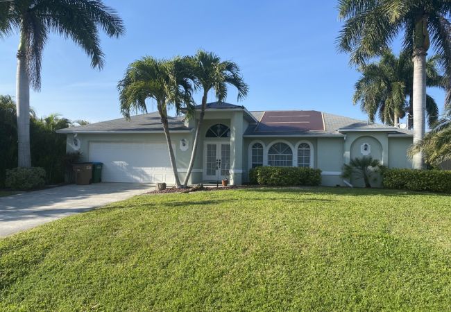  in Cape Coral - CCVR Villa Key Lime Terrace - Beautiful off water house in desirable SW Cape