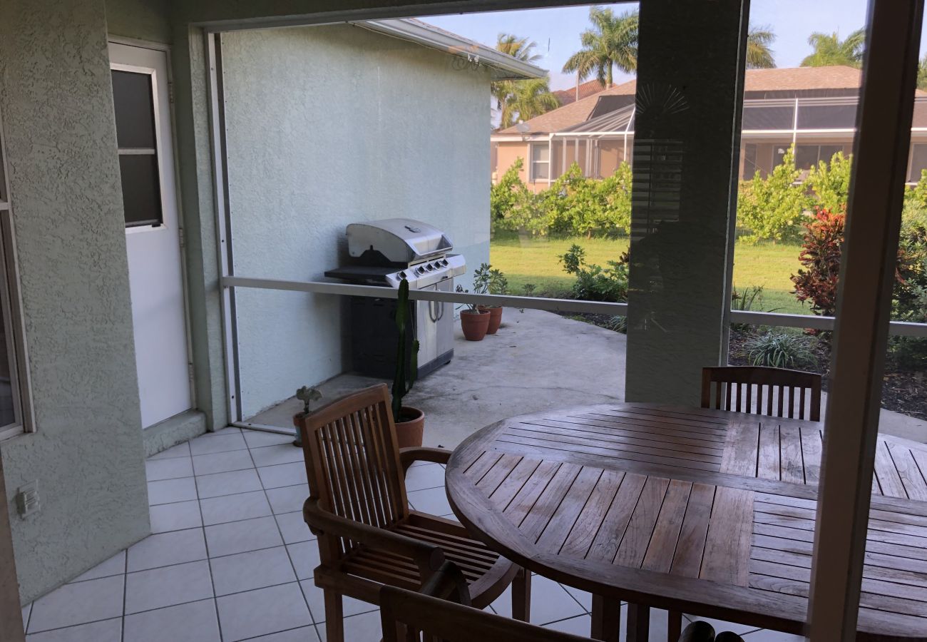 House in Cape Coral - CCVR Villa Key Lime Terrace - Beautiful off water house in desirable SW Cape