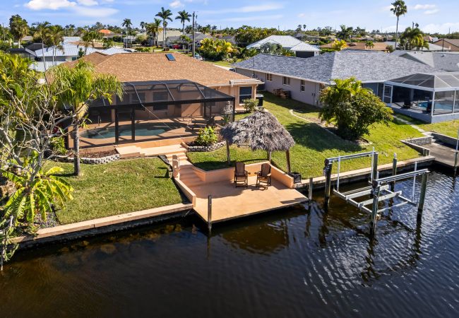 House in Cape Coral - CCVR Villa Paradise Palms - Beautiful Gulf Access Home