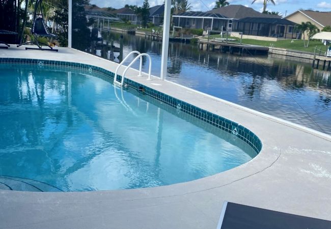 House in Cape Coral - CCVR Villa Westend - Outstanding location in a quiet Cul-de-sac Street on a Gulf Access Canal. 