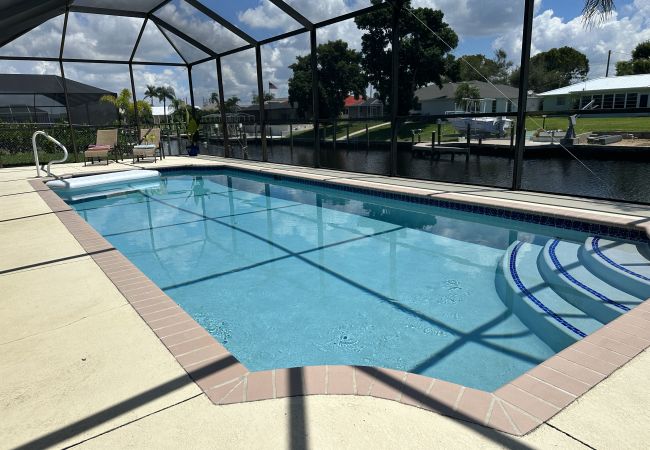  in Cape Coral - CCVR Villa Lucy - A Splendid Pool Home Bathed in the Warmth of Eastern Exposure