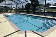 House in Cape Coral - CCVR Villa Lucy - A Splendid Pool Home...