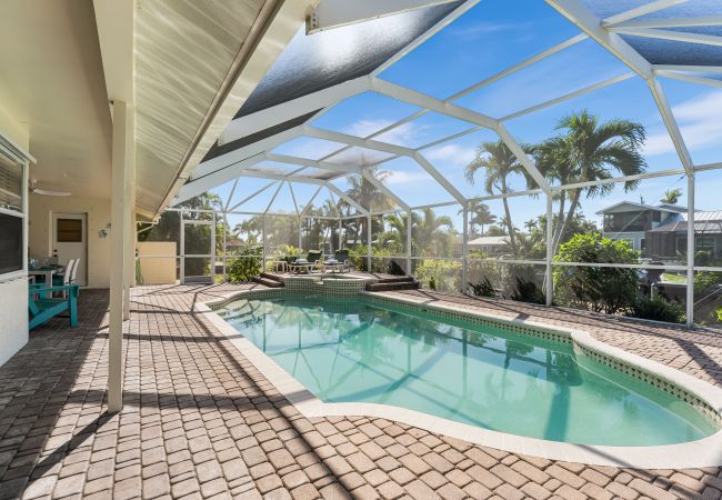 House in Cape Coral - CCVR - Villa Samba Beautiful Gulf Access Pool home